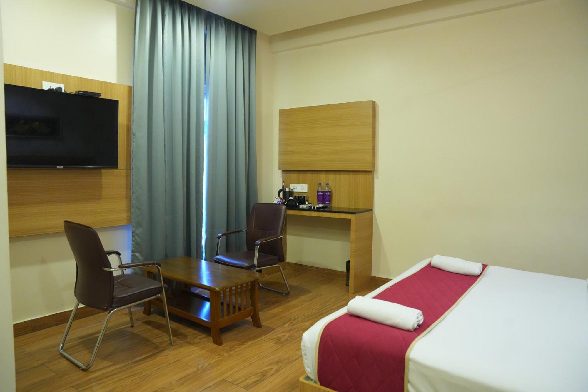 Kvp Golden Inn Tirupati Exterior foto